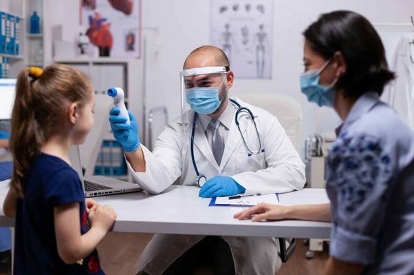 Quels sont les défis de la prise en charge des maladies inflammatoires intestinales chez les enfants?